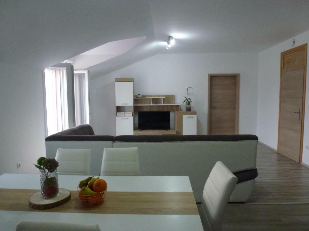 Apartmani Slavica Шибеник Екстер'єр фото